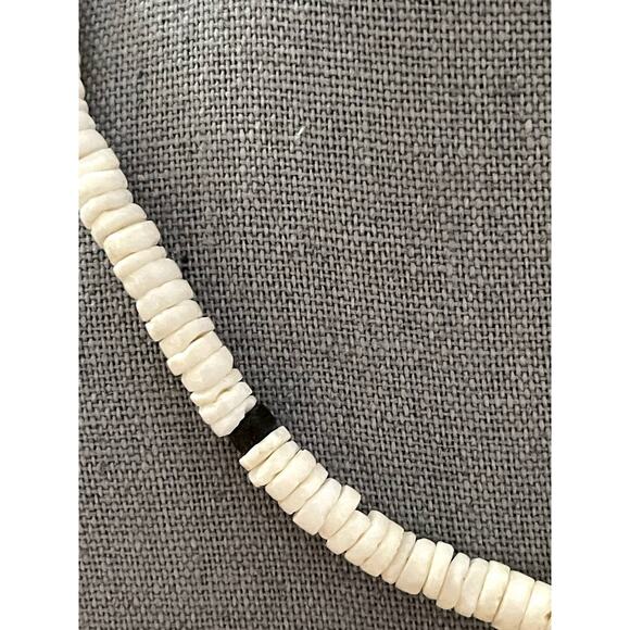 Puca shell necklace w brown & silver detail - Picture 4 of 9
